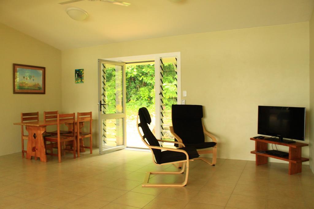 Malvanua Island Beach House Villa Luganville Room photo